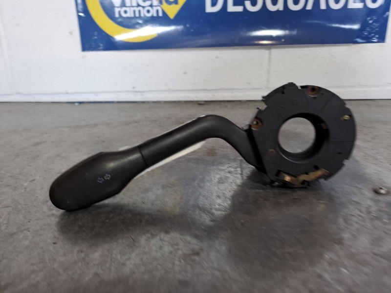 Recambio de mando intermitentes para seat ibiza (6k1) 1.9 tdi referencia OEM IAM    Recambio de mando intermitentes para seat ibiza (6k1) 1.9 tdi referencia OEM IAM
