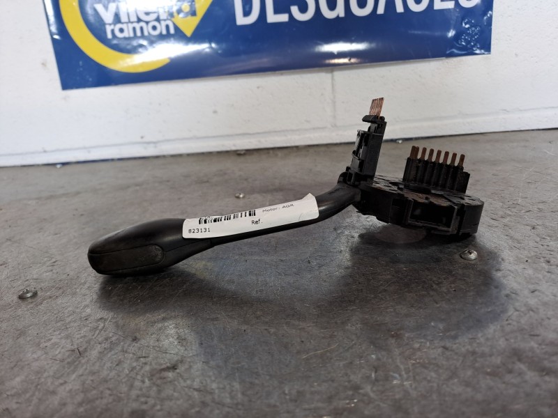 Recambio de mando intermitentes para seat ibiza (6k1) 1.9 tdi referencia OEM IAM    Recambio de mando intermitentes para seat ibiza (6k1) 1.9 tdi referencia OEM IAM