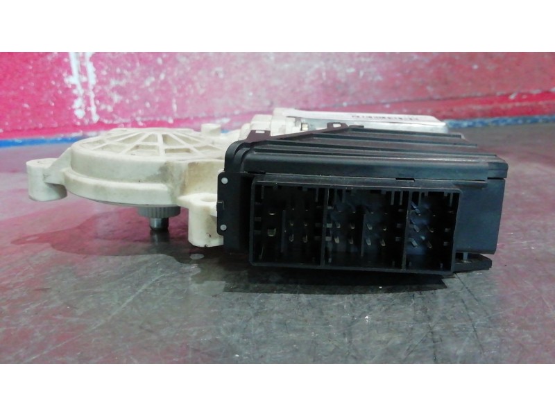 Recambio de motor elevalunas delantero derecho para seat ibiza (6l1) 1.9 sdi referencia OEM IAM    Recambio de motor elevalunas delantero derecho para seat ibiza (6l1) 1.9 sdi referencia OEM IAM