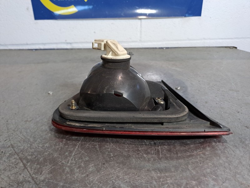 Recambio de piloto porton izquierdo para seat ibiza (6k1) 1.9 tdi referencia OEM IAM    Recambio de piloto porton izquierdo para seat ibiza (6k1) 1.9 tdi referencia OEM IAM