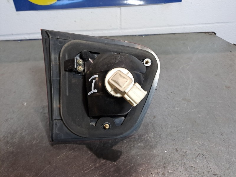 Recambio de piloto porton izquierdo para seat ibiza (6k1) 1.9 tdi referencia OEM IAM    Recambio de piloto porton izquierdo para seat ibiza (6k1) 1.9 tdi referencia OEM IAM