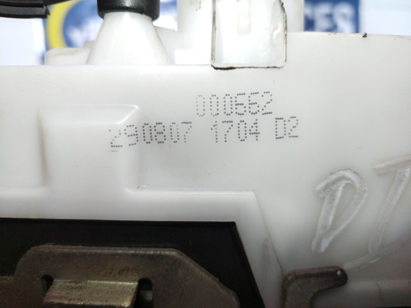 Recambio de cerradura puerta delantera derecha para renault laguna ii (bg0) authentique referencia OEM IAM    Recambio de cerradura puerta delantera derecha para renault laguna ii (bg0) authentique referencia OEM IAM