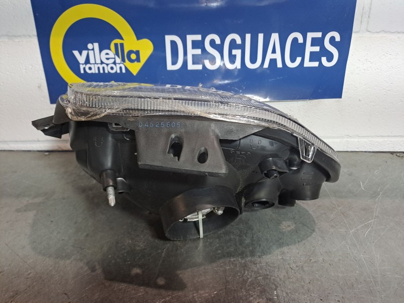 Recambio de faro derecho para renault clio ii fase i (b/cbo) 1.2 referencia OEM IAM   