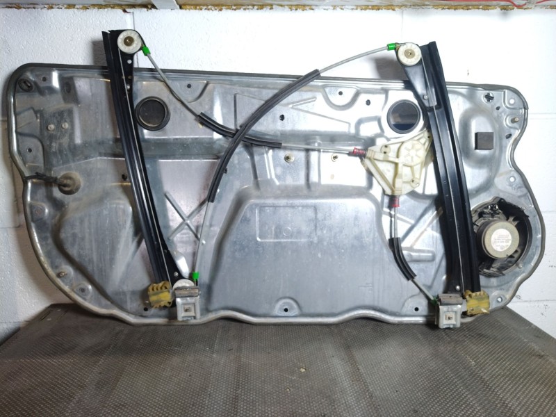 Recambio de elevalunas delantero izquierdo para volkswagen polo (9n1) 1.4 tdi referencia OEM IAM 6Q3837402S   Recambio de elevalunas delantero izquierdo para volkswagen polo (9n1) 1.4 tdi referencia OEM IAM 6Q3837402S