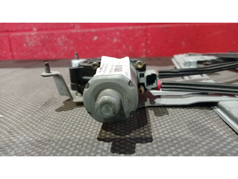 Recambio de elevalunas delantero derecho para citroen xsara picasso 1.8 16v sx referencia OEM IAM    Recambio de elevalunas delantero derecho para citroen xsara picasso 1.8 16v sx referencia OEM IAM