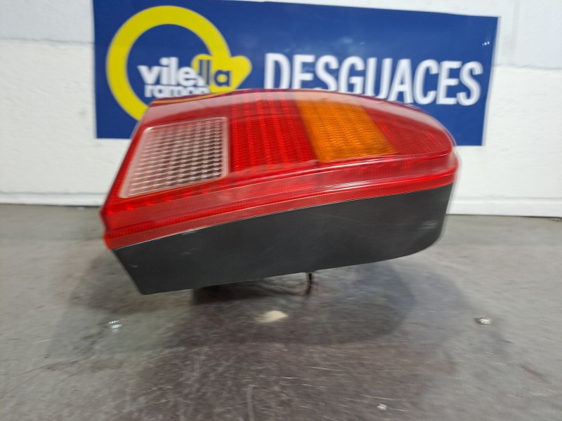 Recambio de piloto trasero izquierdo para volkswagen golf iv berlina (1j1) 1.6 | 0.97 - ... 1.6 | 0.97 - ... referencia OEM IAM 