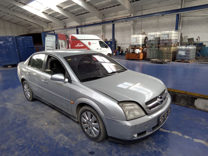 opel vectra c berlina del año 2002