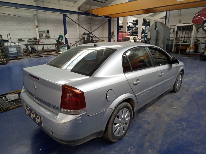 opel vectra c berlina del año 2002