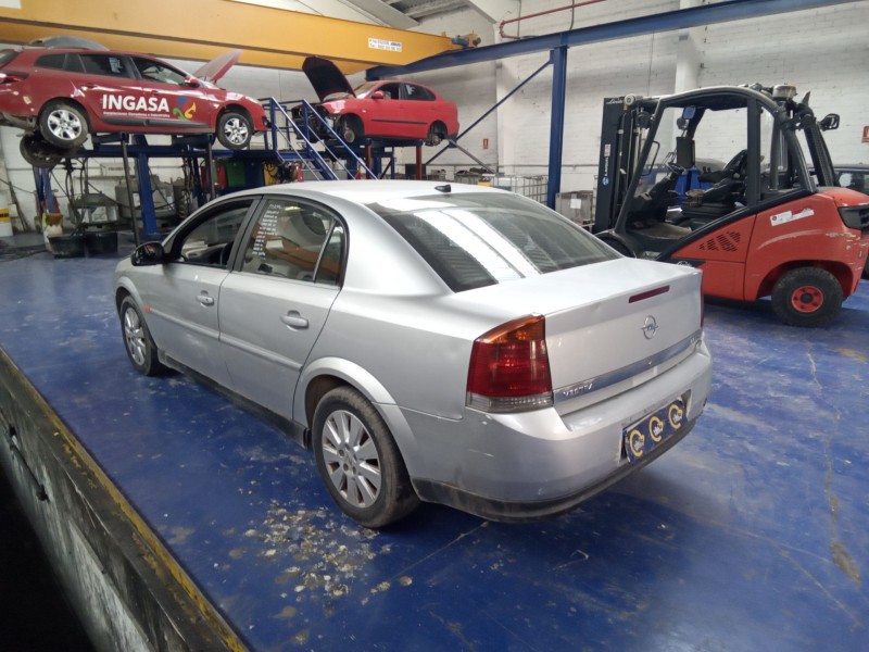 opel vectra c berlina del año 2002