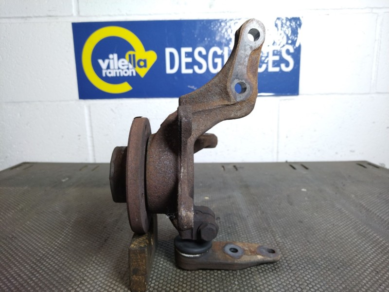 Recambio de mangueta delantera derecha para renault clio ii fase i (b/cbo) 1.2 referencia OEM IAM   