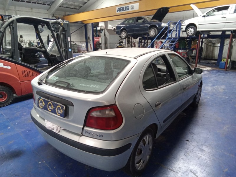 renault megane i fase 2 berlina (ba0)  | 0.99 - 0.02 del año 2001 renault megane i fase 2 berlina (ba0)  | 0.99 - 0.02 del año 2001