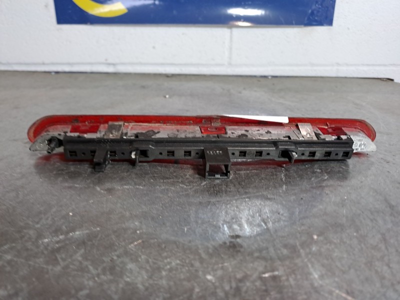 Recambio de luz central de freno para fiat punto 1.3 multijet 16v 90 dynamic referencia OEM IAM    Recambio de luz central de freno para fiat punto 1.3 multijet 16v 90 dynamic referencia OEM IAM