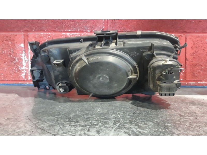Recambio de faro derecho para renault megane classic alize 1.6e referencia OEM IAM   