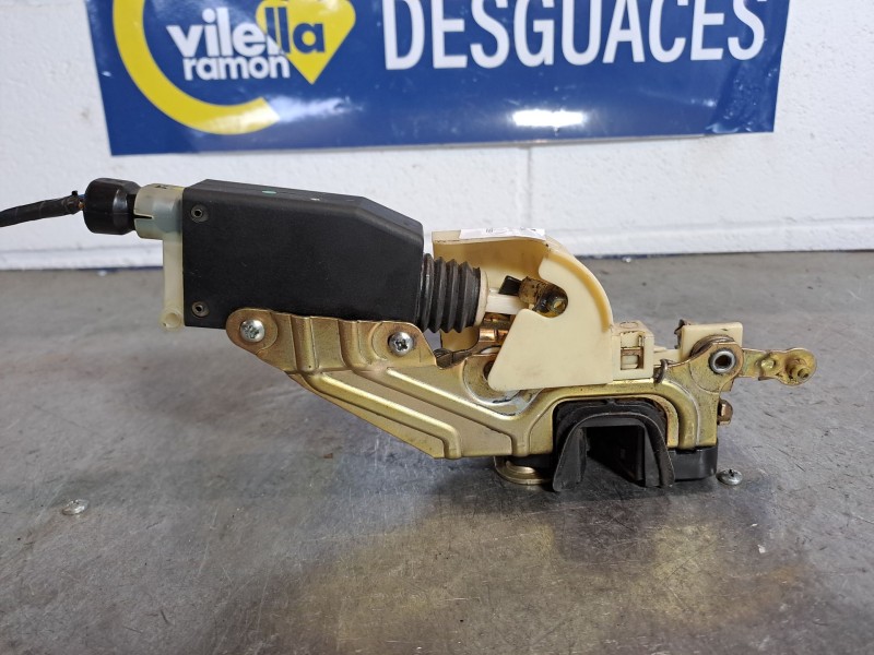 Recambio de cerradura puerta delantera derecha para opel astra f caravan 1.6 cat referencia OEM IAM   