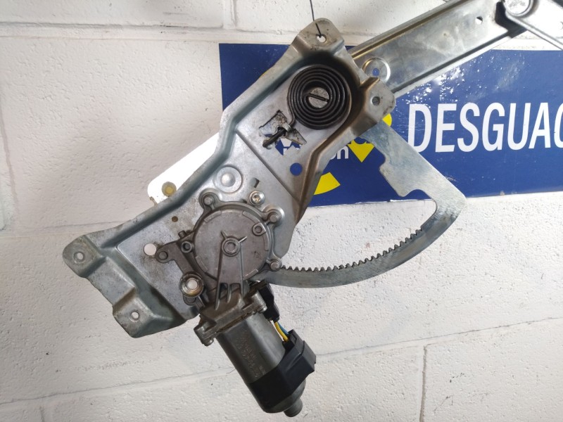Recambio de elevalunas delantero derecho para opel astra f caravan 1.6 cat referencia OEM IAM 90360544 90414656 