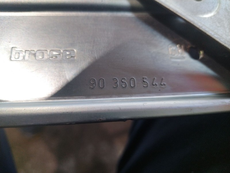 Recambio de elevalunas delantero derecho para opel astra f caravan 1.6 cat referencia OEM IAM 90360544 90414656 