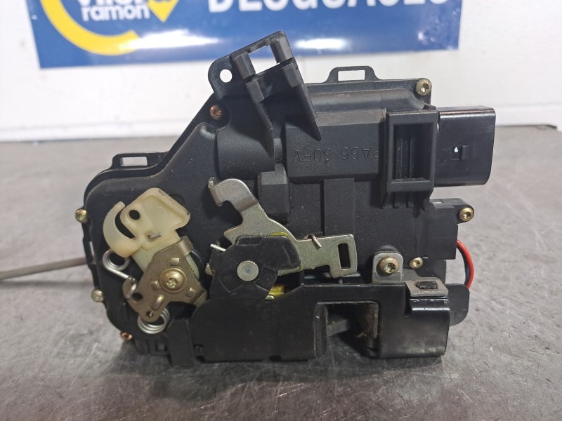 Recambio de cerradura puerta delantera izquierda para audi a4 avant (8e) 1.9 tdi referencia OEM IAM 4B1837015G  