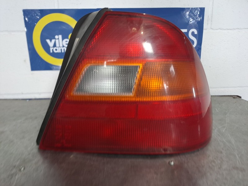 Recambio de piloto trasero derecho para honda civic aerodeck (mb/mc) 1.5 ls (mb9) referencia OEM IAM    Recambio de piloto trasero derecho para honda civic aerodeck (mb/mc) 1.5 ls (mb9) referencia OEM IAM