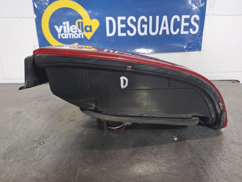Recambio de piloto trasero derecho para honda civic aerodeck (mb/mc) 1.5 ls (mb9) referencia OEM IAM    Recambio de piloto trasero derecho para honda civic aerodeck (mb/mc) 1.5 ls (mb9) referencia OEM IAM