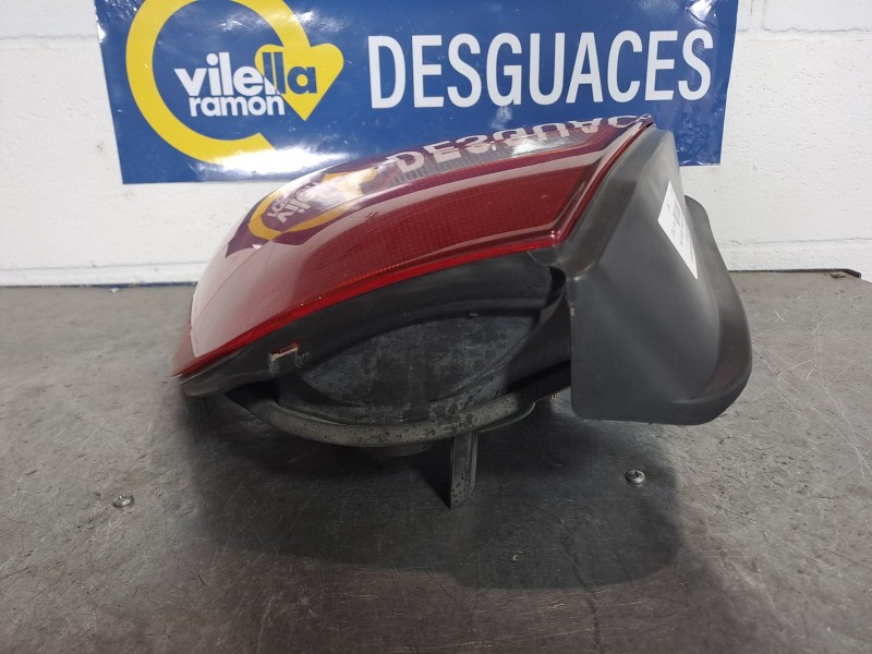 Recambio de piloto trasero derecho para honda civic aerodeck (mb/mc) 1.5 ls (mb9) referencia OEM IAM    Recambio de piloto trasero derecho para honda civic aerodeck (mb/mc) 1.5 ls (mb9) referencia OEM IAM