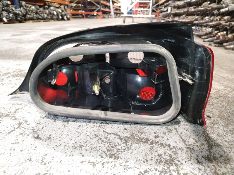 Recambio de piloto trasero izquierdo para citroen saxo 1.4 referencia OEM IAM   