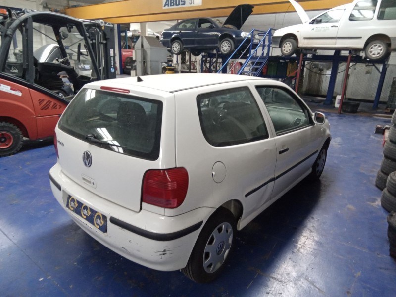volkswagen polo berlina (6n2) conceptline | 10.99 - 12.02 del año 2001 volkswagen polo berlina (6n2) conceptline | 10.99 - 12.02 del año 2001
