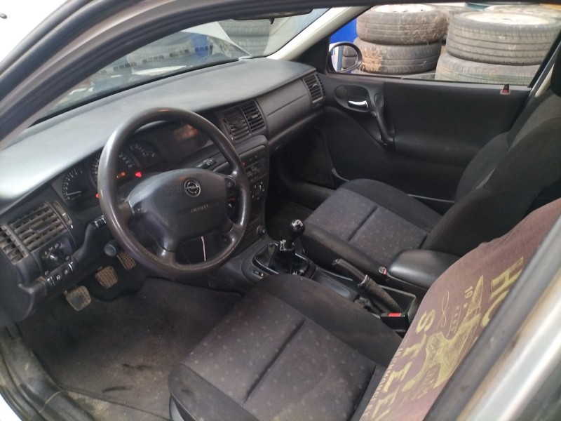 opel vectra b fastback (38_) del año 2002 opel vectra b fastback (38_) del año 2002