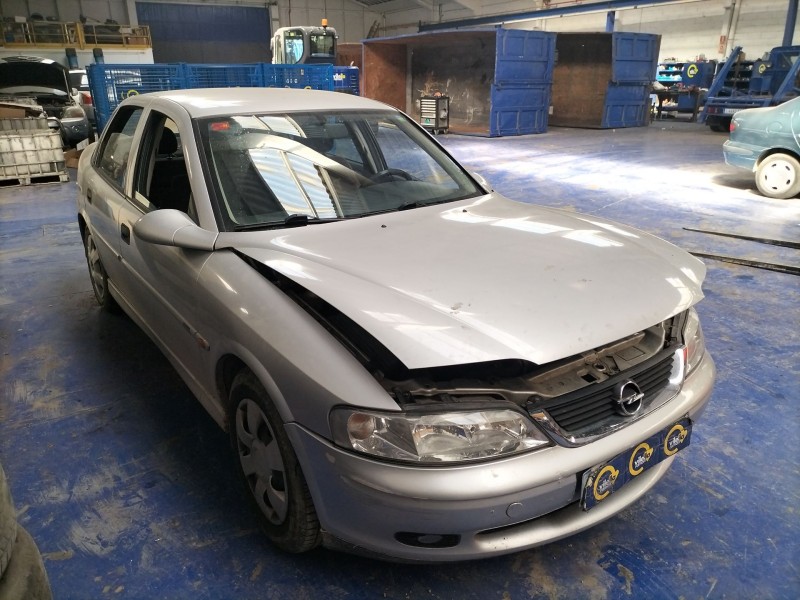 opel vectra b fastback (38_) del año 2002 opel vectra b fastback (38_) del año 2002