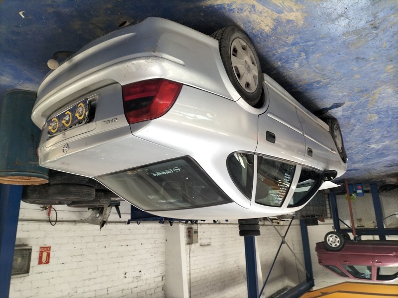 opel vectra b fastback (38_) del año 2002 opel vectra b fastback (38_) del año 2002