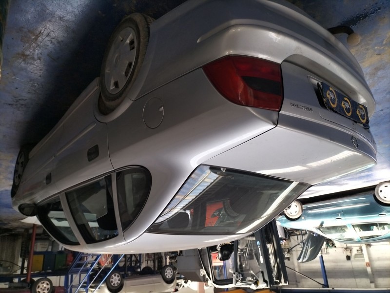 opel vectra b fastback (38_) del año 2002 opel vectra b fastback (38_) del año 2002