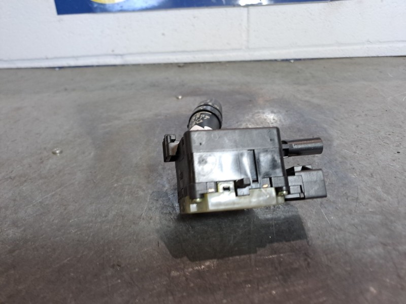 Recambio de mando limpia para kia carnival  | 0.07 - ...  | 0.07 - ... referencia OEM IAM 934204D100   Recambio de mando limpia para kia carnival  | 0.07 - ...  | 0.07 - ... referencia OEM IAM 934204D100