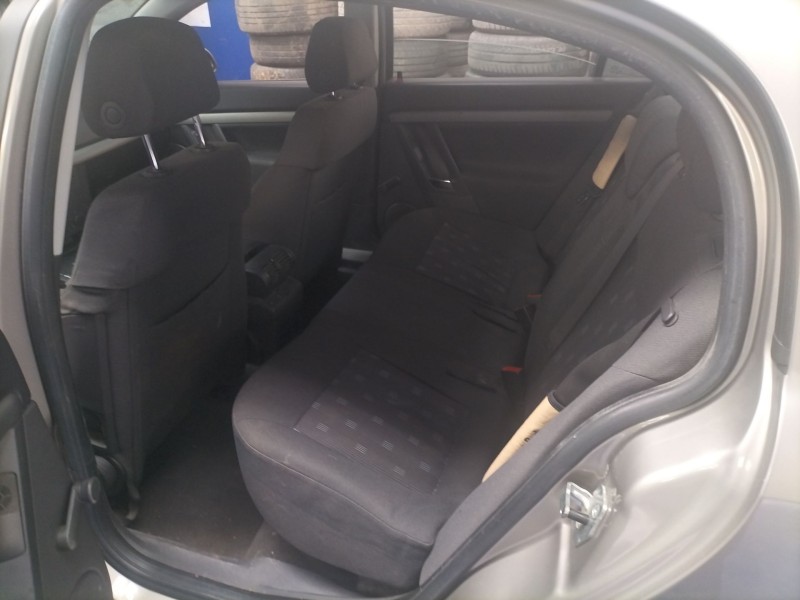 opel vectra c berlina del año 2002