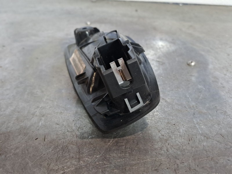 Recambio de maneta interior delantera derecha para bmw serie 1 berlina (e81/e87) 118d referencia OEM IAM    Recambio de maneta interior delantera derecha para bmw serie 1 berlina (e81/e87) 118d referencia OEM IAM