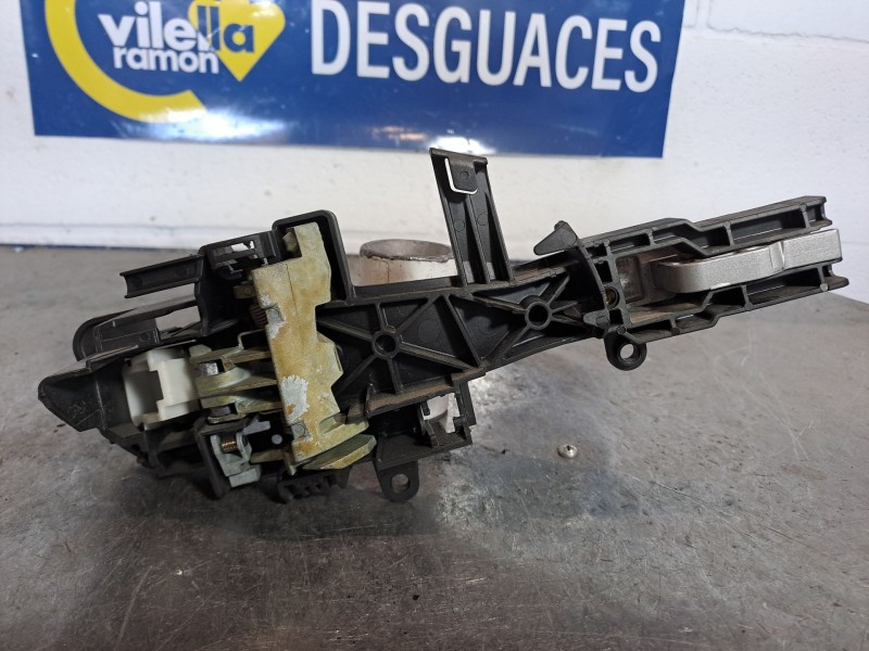 Recambio de maneta exterior trasera izquierda para bmw serie 1 berlina (e81/e87) 118d referencia OEM IAM    Recambio de maneta exterior trasera izquierda para bmw serie 1 berlina (e81/e87) 118d referencia OEM IAM