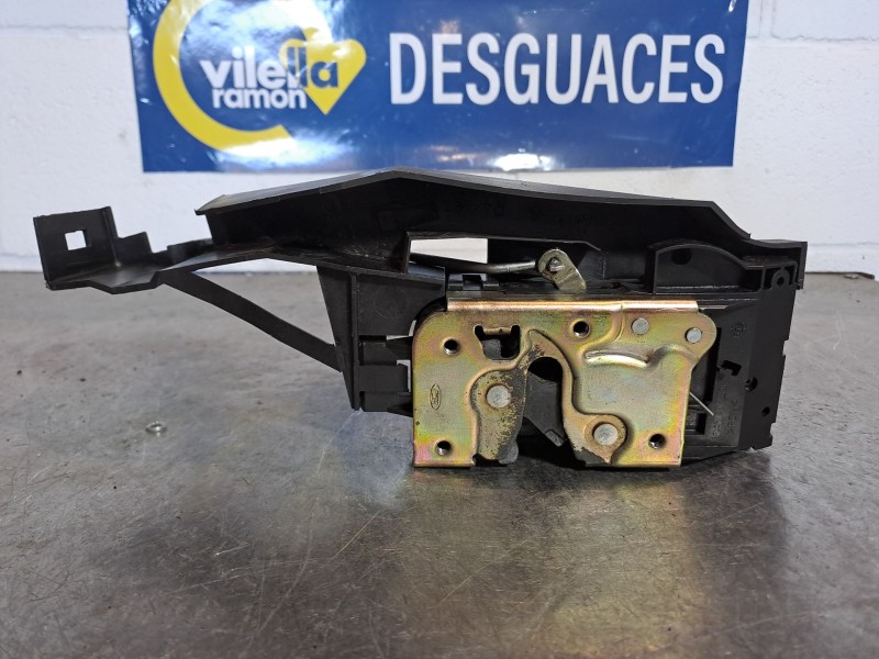 Recambio de cerradura puerta delantera derecha para ford focus 1.6 trend referencia OEM IAM 2S4AA1812GA  