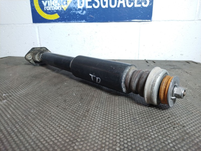 Recambio de amortiguador trasero para bmw serie 1 berlina (e81/e87) 118d referencia OEM IAM    Recambio de amortiguador trasero para bmw serie 1 berlina (e81/e87) 118d referencia OEM IAM