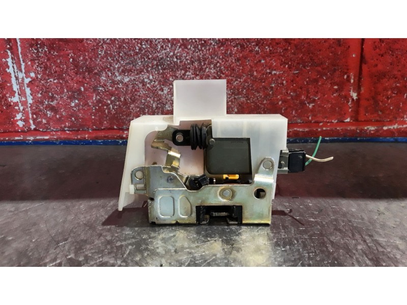 Recambio de cerra. puer. delantero izquierda para renault megane i berlina hatchback (ba0) 1.9 dt alize | 01.96 - 12.97 1.9 dt a