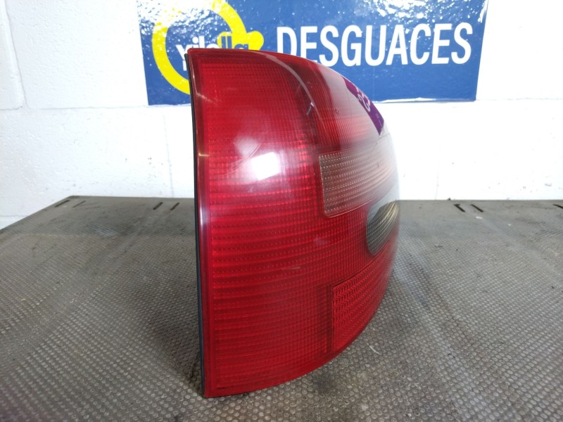 Recambio de piloto trasero izquierdo para audi a3 (8l) 1.8 ambiente referencia OEM IAM    Recambio de piloto trasero izquierdo para audi a3 (8l) 1.8 ambiente referencia OEM IAM