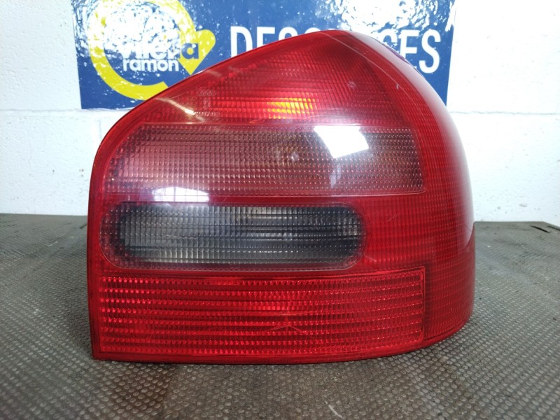 Recambio de piloto trasero derecho para audi a3 (8l) 1.8 ambiente referencia OEM IAM    Recambio de piloto trasero derecho para audi a3 (8l) 1.8 ambiente referencia OEM IAM