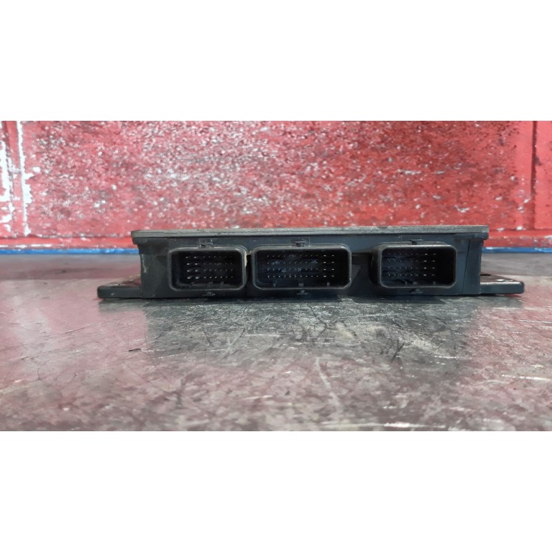 Recambio de centralita motor uce para renault megane ii berlina 3p authentique | 0.02 - ... authentique | 0.02 - ... referencia 