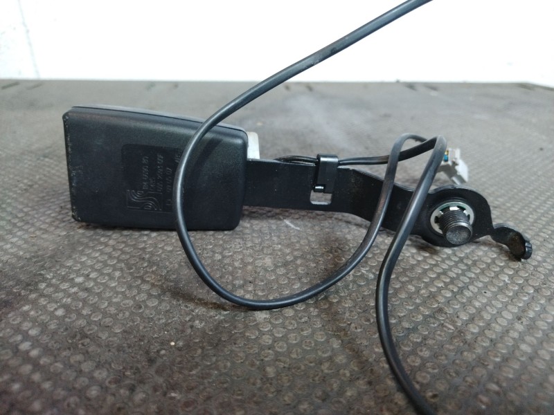 Recambio de enganche cinturon para fiat punto 1.3 multijet 16v 90 dynamic referencia OEM IAM DERECHO   Recambio de enganche cinturon para fiat punto 1.3 multijet 16v 90 dynamic referencia OEM IAM DERECHO