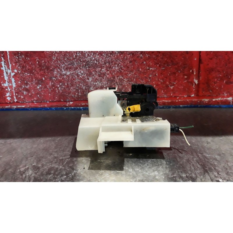 Recambio de cerra. puer. delantero izquierda para renault megane i berlina hatchback (ba0) 1.9 dt alize | 01.96 - 12.97 1.9 dt a