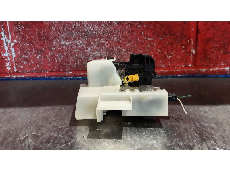 Recambio de cerra. puer. delantero izquierda para renault megane i berlina hatchback (ba0) 1.9 dt alize | 01.96 - 12.97 1.9 dt a