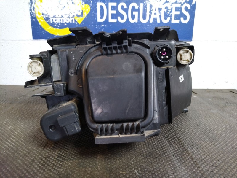 Recambio de faro izquierdo para audi a4 avant (b5) referencia OEM IAM    Recambio de faro izquierdo para audi a4 avant (b5) referencia OEM IAM
