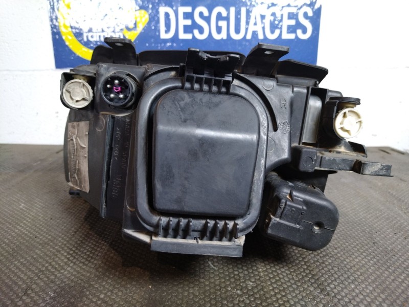 Recambio de faro derecho para audi a4 avant (b5) referencia OEM IAM 8D0941004A 67723141  Recambio de faro derecho para audi a4 avant (b5) referencia OEM IAM 8D0941004A 67723141