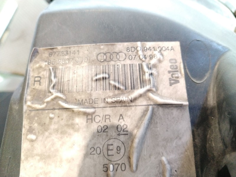 Recambio de faro derecho para audi a4 avant (b5) referencia OEM IAM 8D0941004A 67723141  Recambio de faro derecho para audi a4 avant (b5) referencia OEM IAM 8D0941004A 67723141
