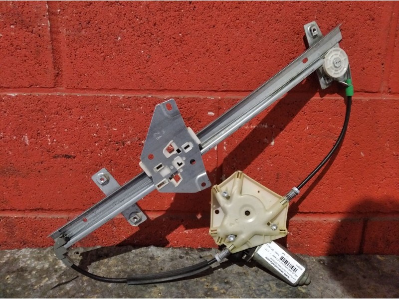 Recambio de elevalunas delantero derecho para volvo v40 familiar 1.9 diesel | 0.95 - 0.05 1.9 diesel | 0.95 - 0.05 referencia OE