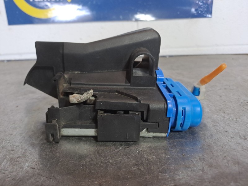 Recambio de cerradura puerta trasera izquierda para audi a4 avant (b5) referencia OEM IAM 8D0839015A   Recambio de cerradura puerta trasera izquierda para audi a4 avant (b5) referencia OEM IAM 8D0839015A