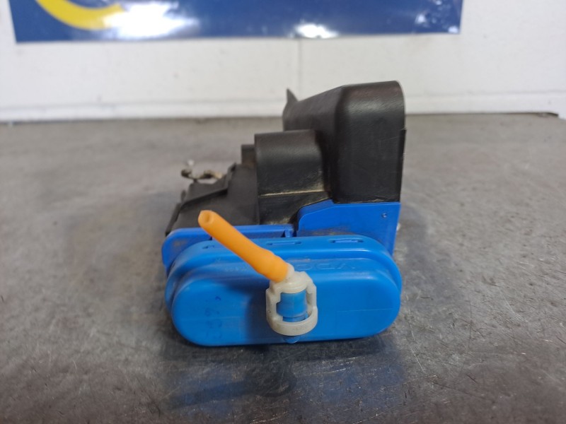 Recambio de cerradura puerta trasera izquierda para audi a4 avant (b5) referencia OEM IAM 8D0839015A   Recambio de cerradura puerta trasera izquierda para audi a4 avant (b5) referencia OEM IAM 8D0839015A