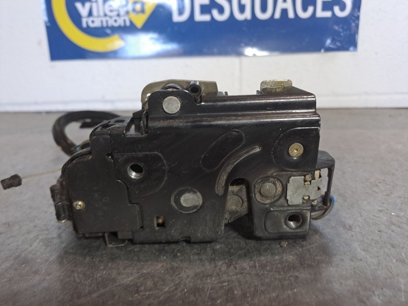 Recambio de cerradura puerta delantera derecha para volkswagen golf iv berlina (1j1) básico | 05.99 - ... referencia OEM IAM    Recambio de cerradura puerta delantera derecha para volkswagen golf iv berlina (1j1) básico | 05.99 - ... referencia OEM IAM